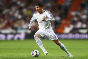 开云体育官网上-“伊万·戈梅斯的全能打法与团队协作，成就美洲狮队的综合竞争力”