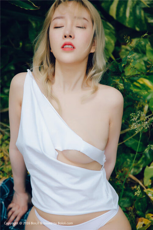 中锋回抢抢断后直塞形成助攻,中锋回防